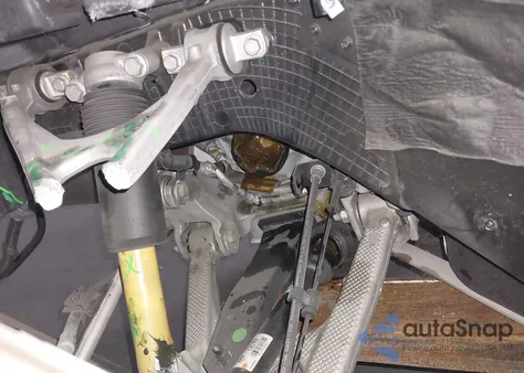 2015 Chevrolet Corvette Stingray z USA, uszkodzony, nr VIN 1G1YB2D72F5101643